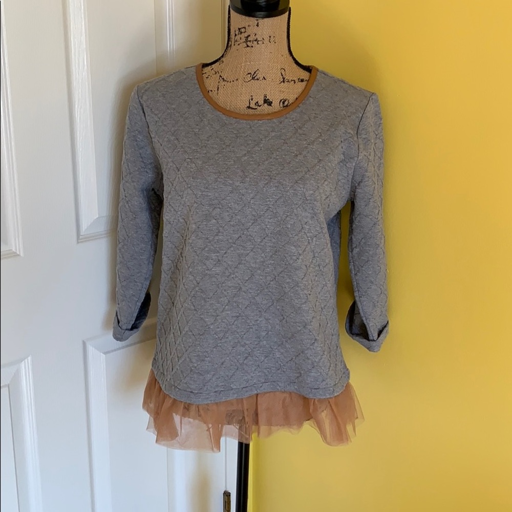 Anthropologie THML gray half sleeve top size M